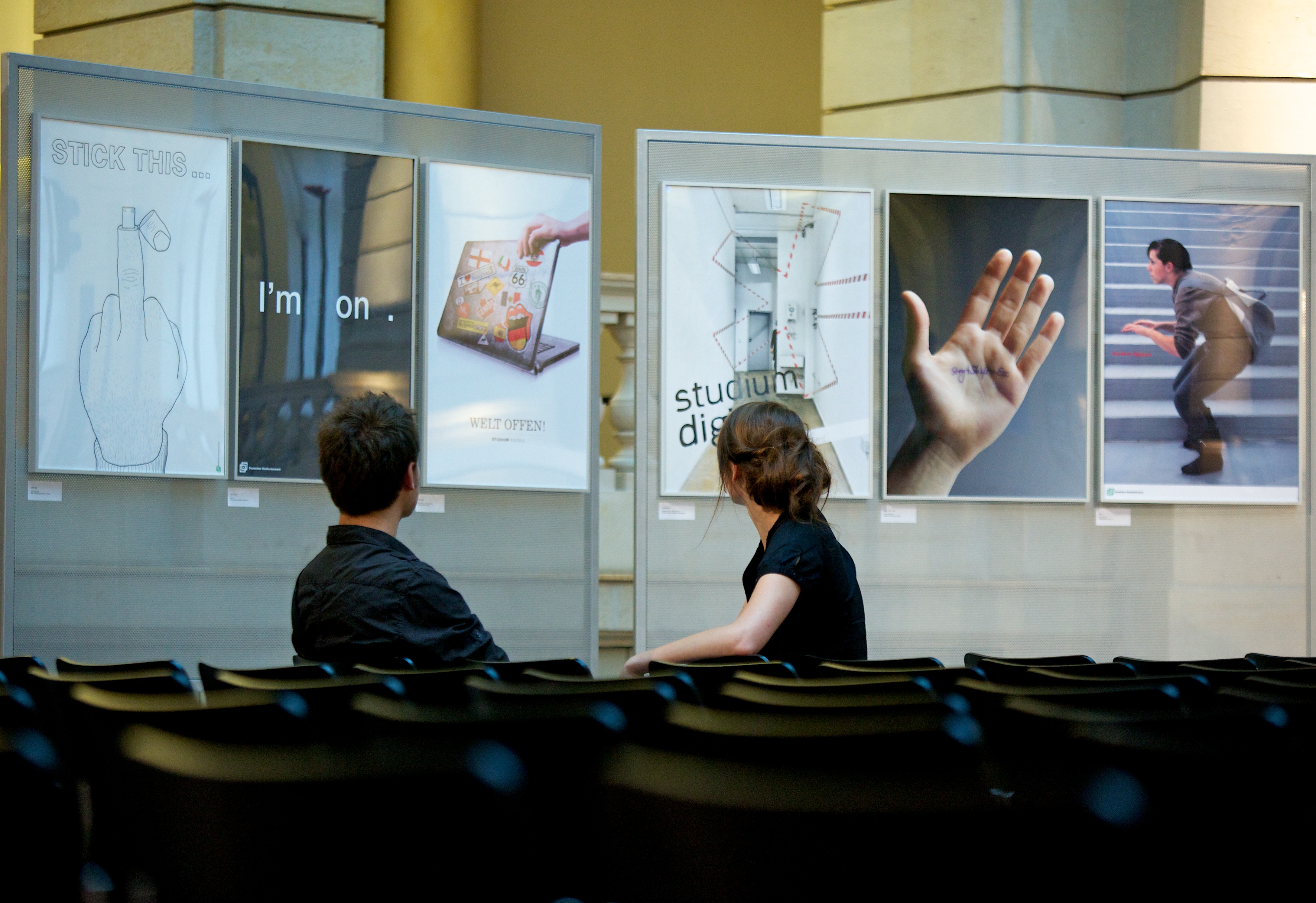 24. Plakatwettbewerb 2010: „Studium Digitale – Chancen und Risiken“ im Museum für Kommunikation Berlin | (c) Kay Herschelmann